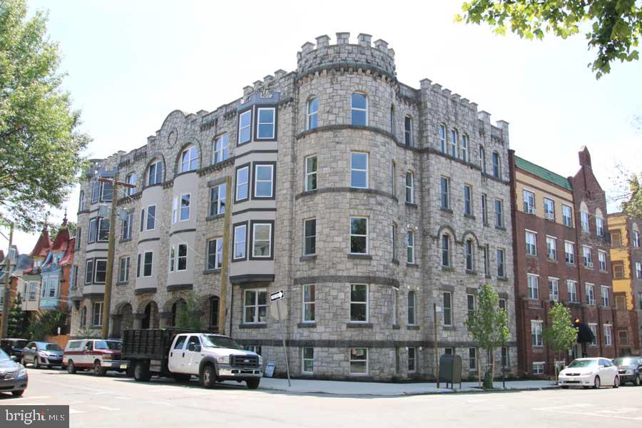 400 South 45th Street, Unit 4D Philadelphia, PA 19104 - Photo 11 of 18