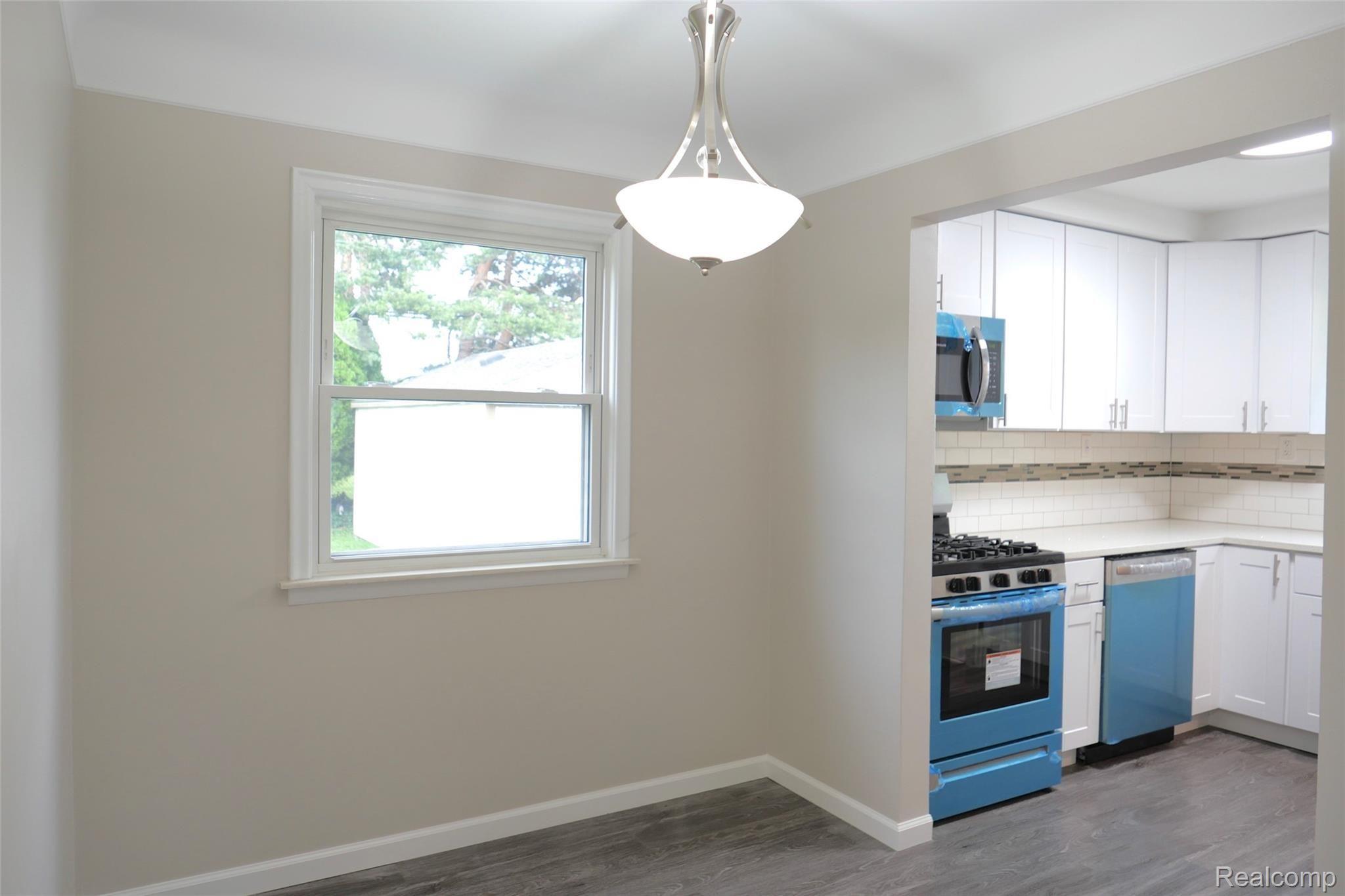 25166 Hayes Road Roseville, MI 48066 - Photo 7 of 27 Hayes - 7.jpg