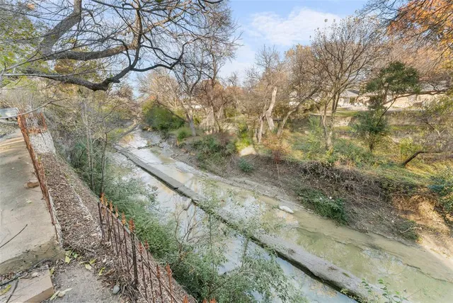 $550,000 | 607 Shadywood Lane, Richardson, TX 75080