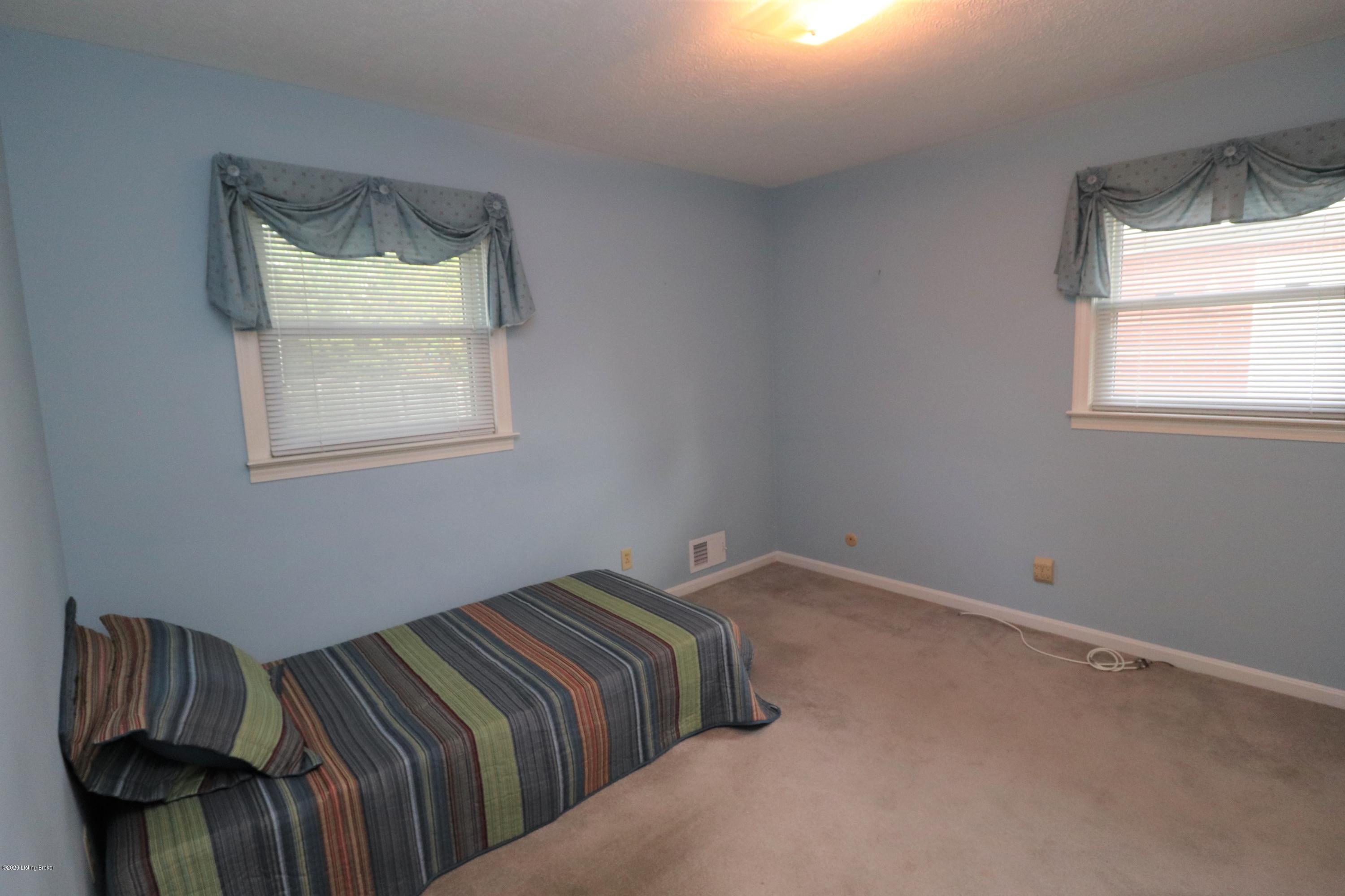 6705 Fernhaven Road Louisville, KY 40228 - Photo 10 of 21 Bed 1