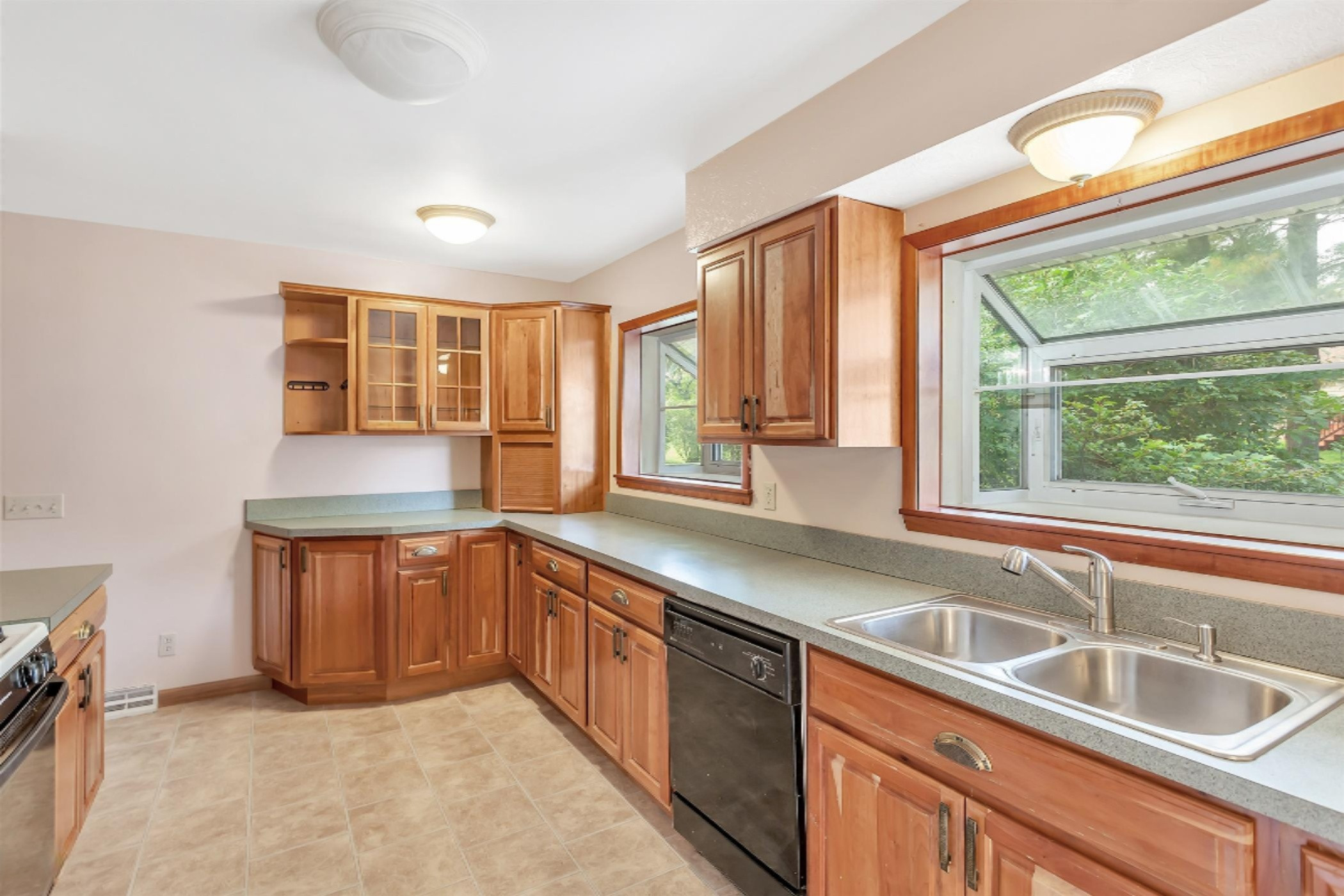153 Fuller Road Battle Creek, MI 49015 - Photo 14 of 35 14-153 Fuller rd-windowstill-reales