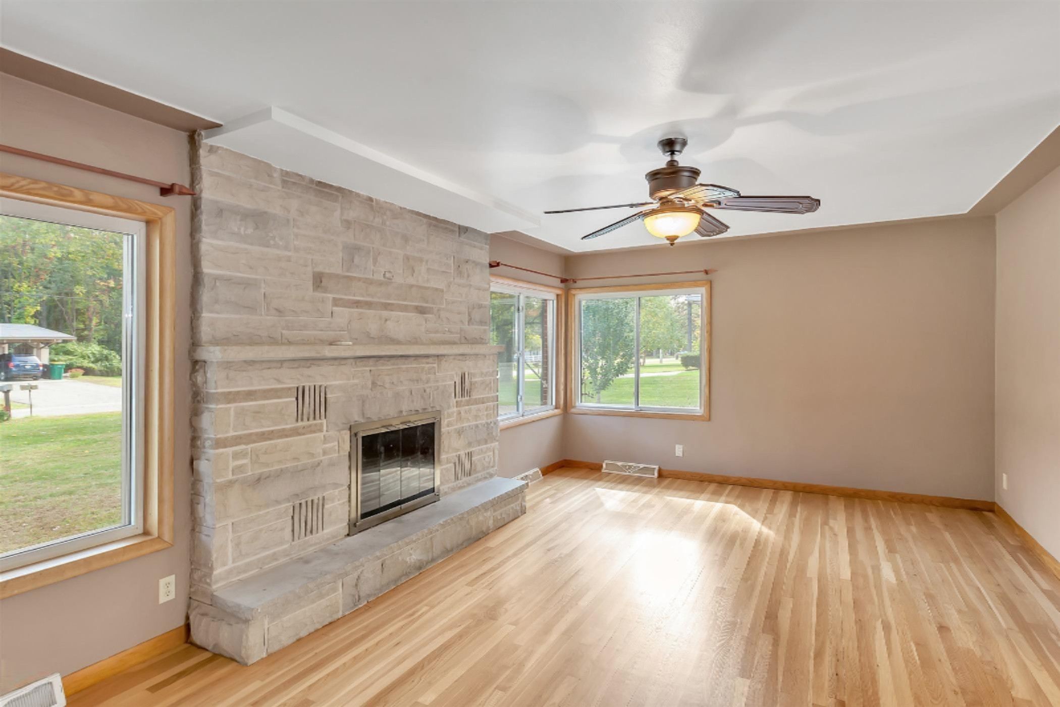153 Fuller Road Battle Creek, MI 49015 - Photo 9 of 35 09-153 Fuller rd-windowstill-reales