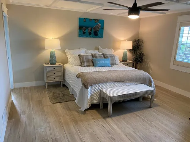 a picture of a wall with a painting on the wall