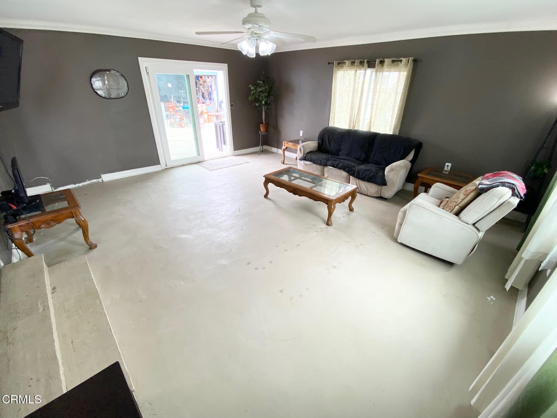 233 Smith Street Oxnard, CA 93033 - Photo 13 of 40 IMG_6894