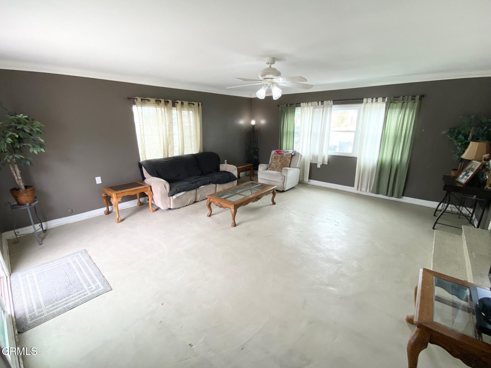 233 Smith Street Oxnard, CA 93033 - Photo 16 of 40 IMG_6895