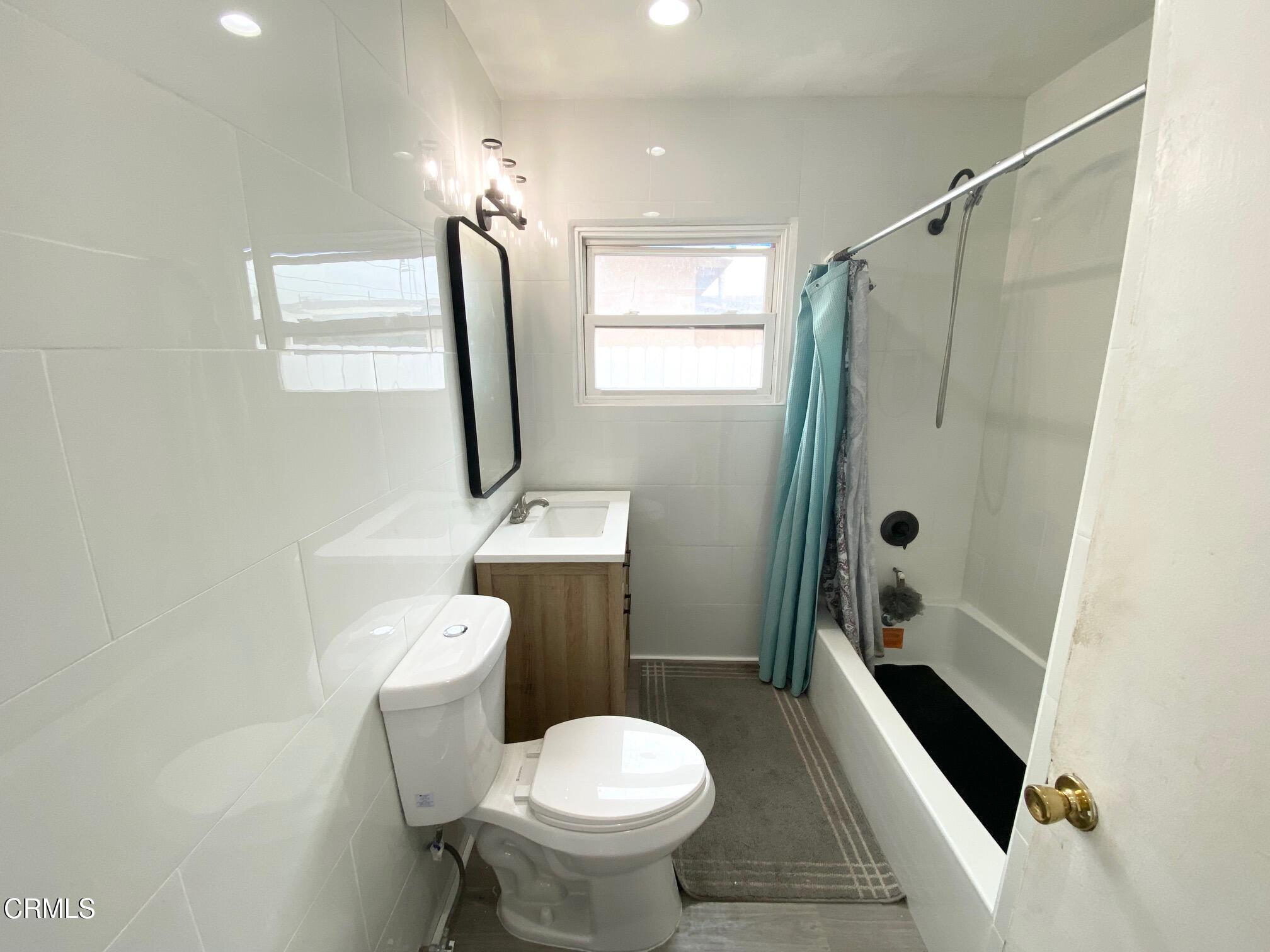 233 Smith Street Oxnard, CA 93033 - Photo 23 of 40 IMG_6875