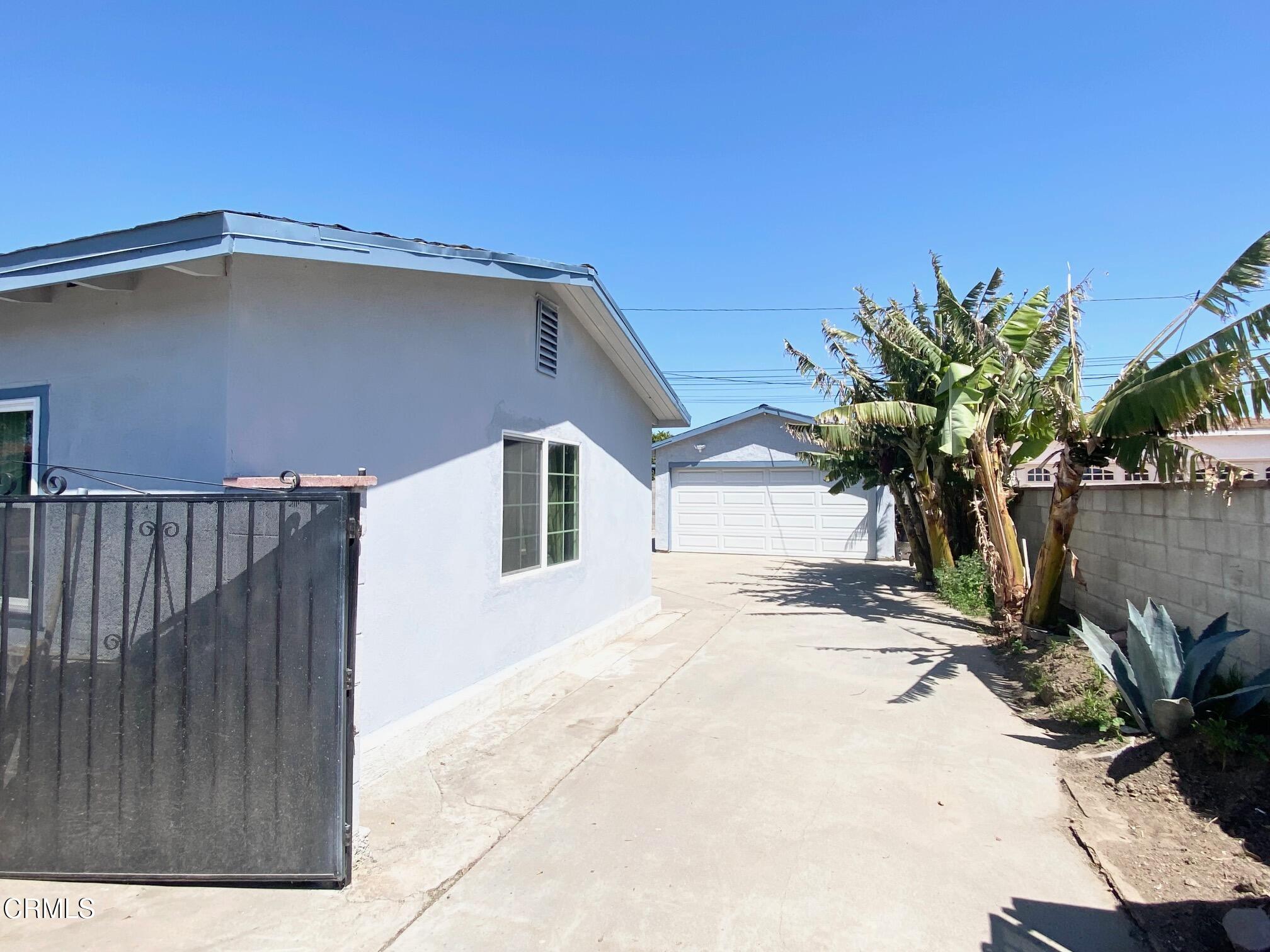 233 Smith Street Oxnard, CA 93033 - Photo 32 of 40 IMG_6923