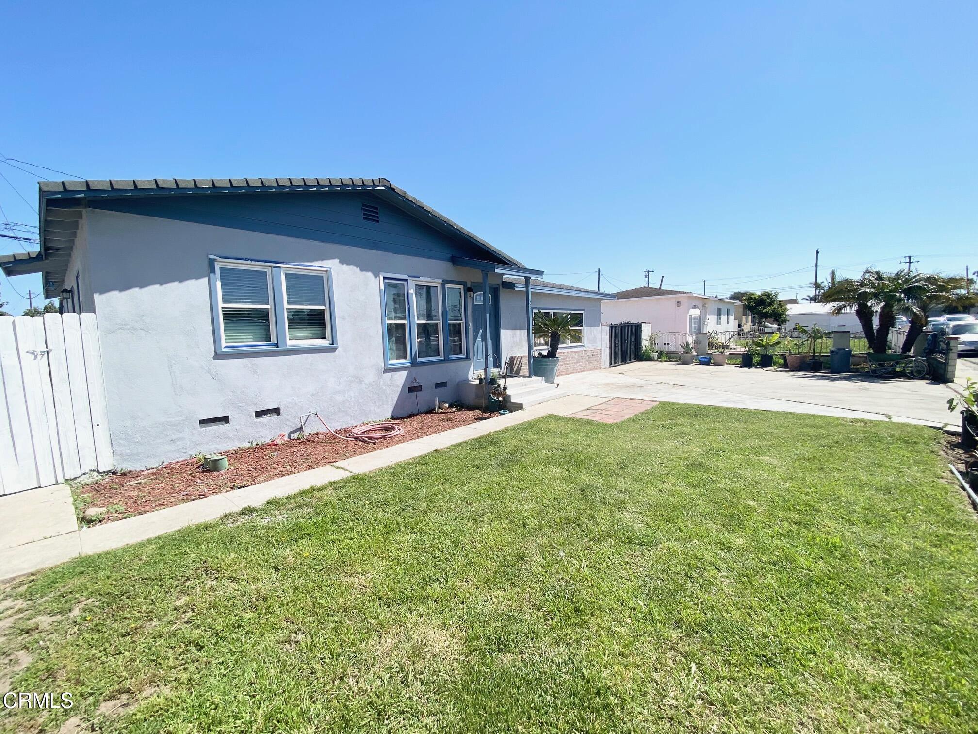 233 Smith Street Oxnard, CA 93033 - Photo 7 of 40 IMG_6920