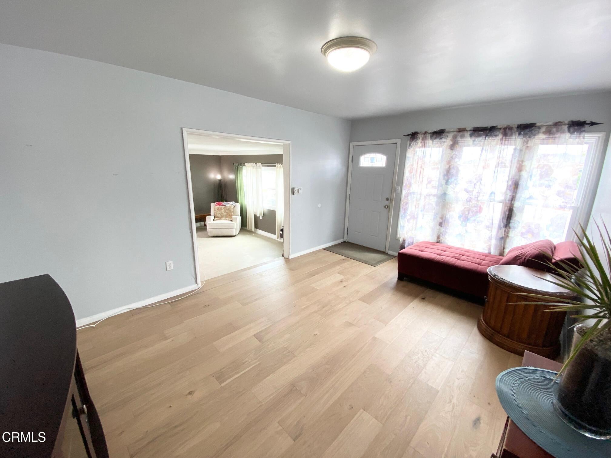 233 Smith Street Oxnard, CA 93033 - Photo 10 of 40 IMG_6901