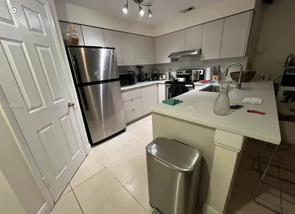 $2,200 | 2550 Southwest 18th Terrace, Unit 2304, Fort Lauderdale, FL 33315