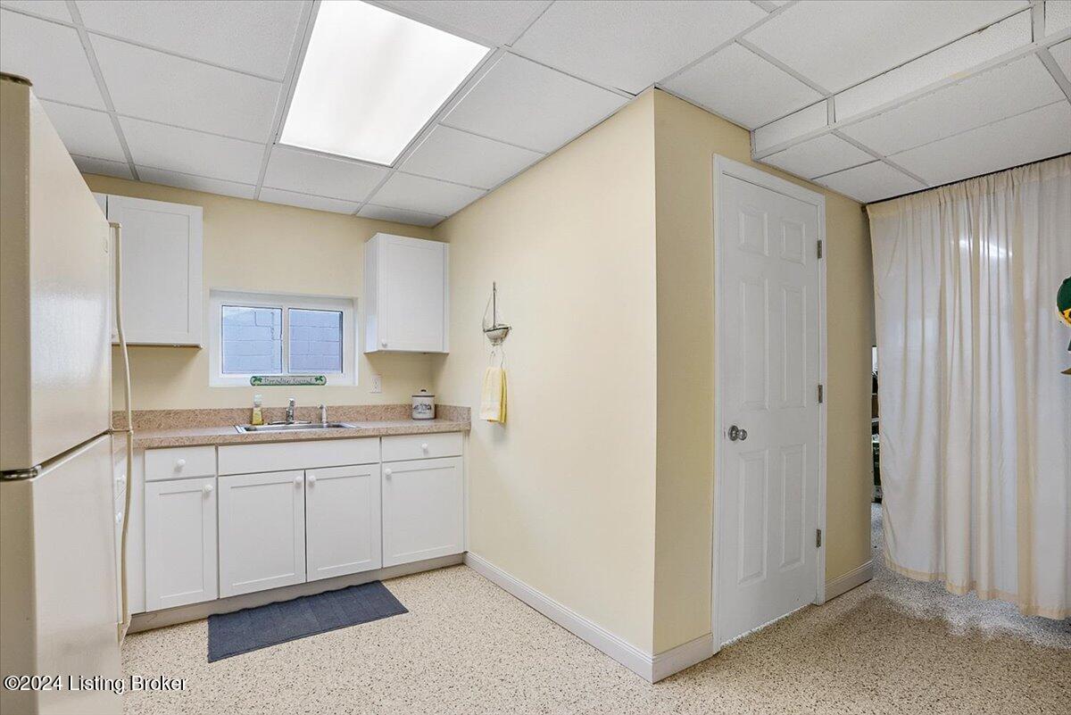 1122 Riverside Drive Prospect, KY 40059 - Photo 50 of 87 Kitchenette, bath & access to utility room.