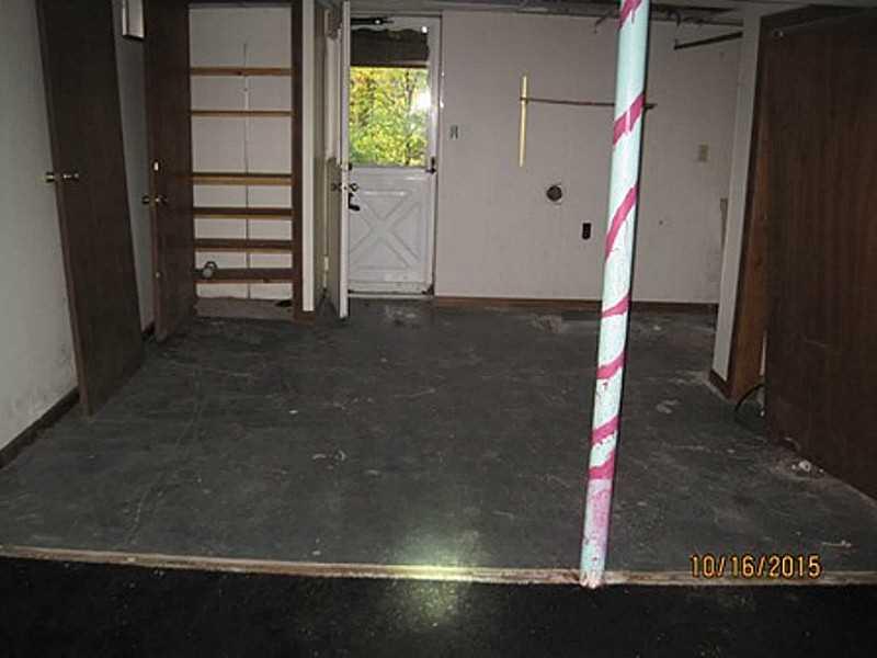 123 Crosslands Road Butler, PA 16002 - Photo 11 of 11 Basement/Game Room.