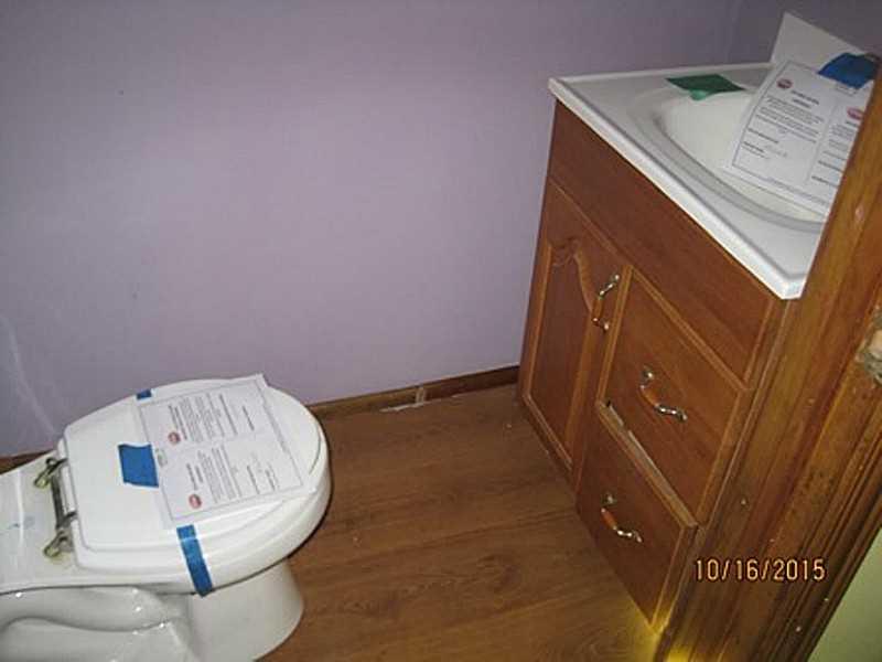 123 Crosslands Road Butler, PA 16002 - Photo 5 of 11 Partial Bath.