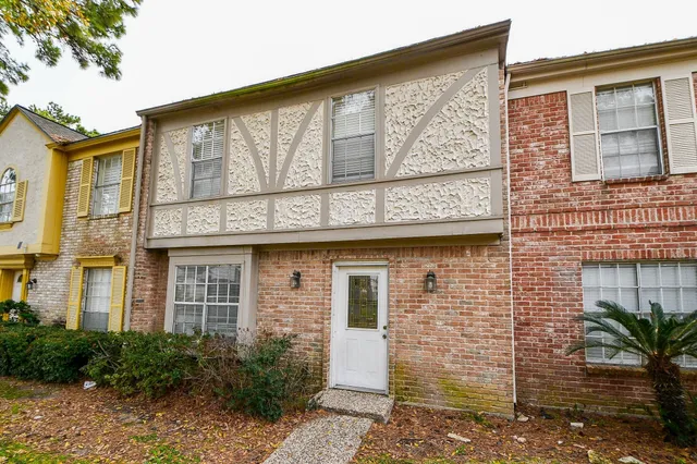 $147,200 | 17105 Beaver Springs Drive, Unit 9, Houston, TX 77090