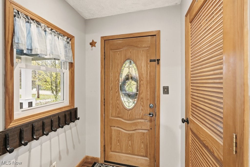 12040 Hotchkiss Road Burton, OH 44021 - Photo 8 of 36 Gallery Image 8