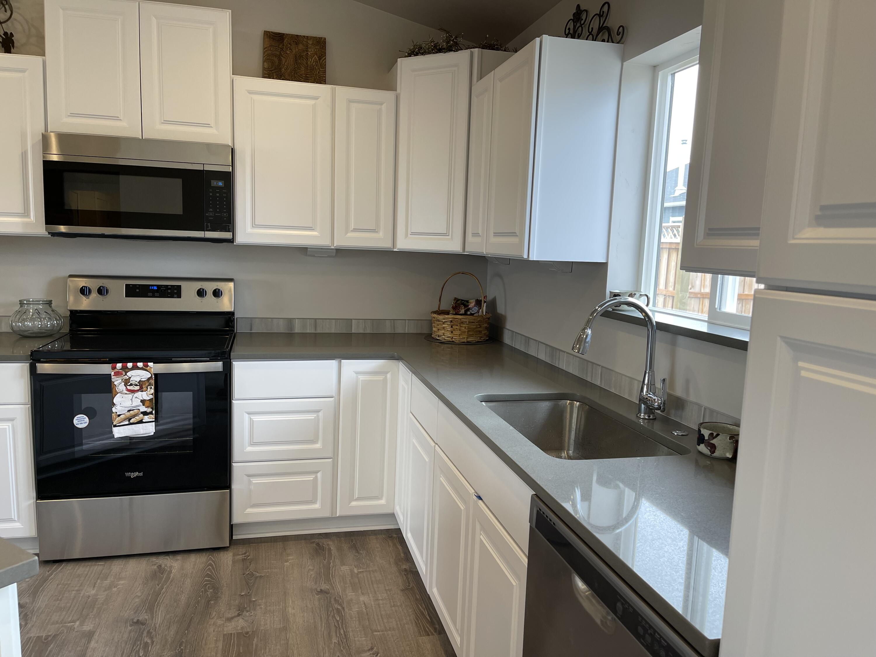 555 Scenic Loop Culver, OR 97734 - Photo 9 of 38 Under Cabinet Outlets provides clean and convenient use.