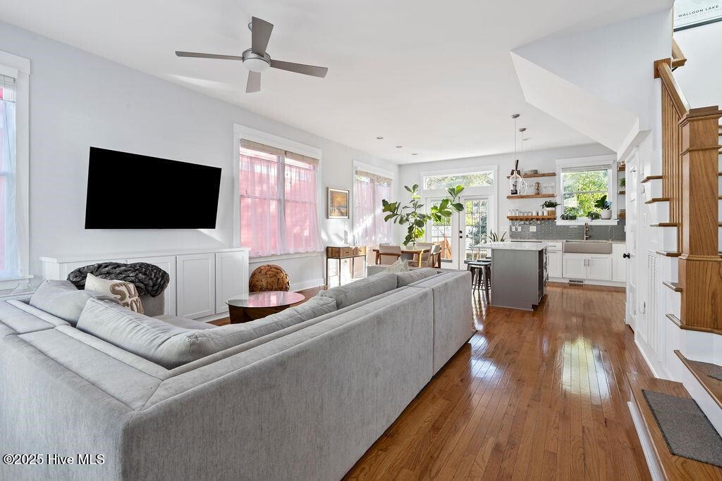 629 Effie Way Raleigh, NC 27603 - Photo 4 of 33 4 Living Room - 629 Effie Way