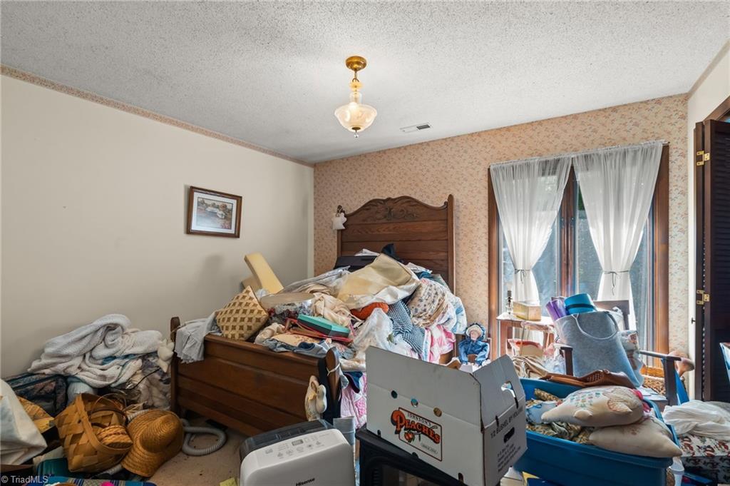5718 Oak Tree Road Greensboro, NC 27455 - Photo 27 of 40