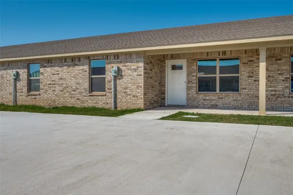 $1,275 | 19148-19162 Cabo Way, Unit 19148, Thackerville, OK 73459