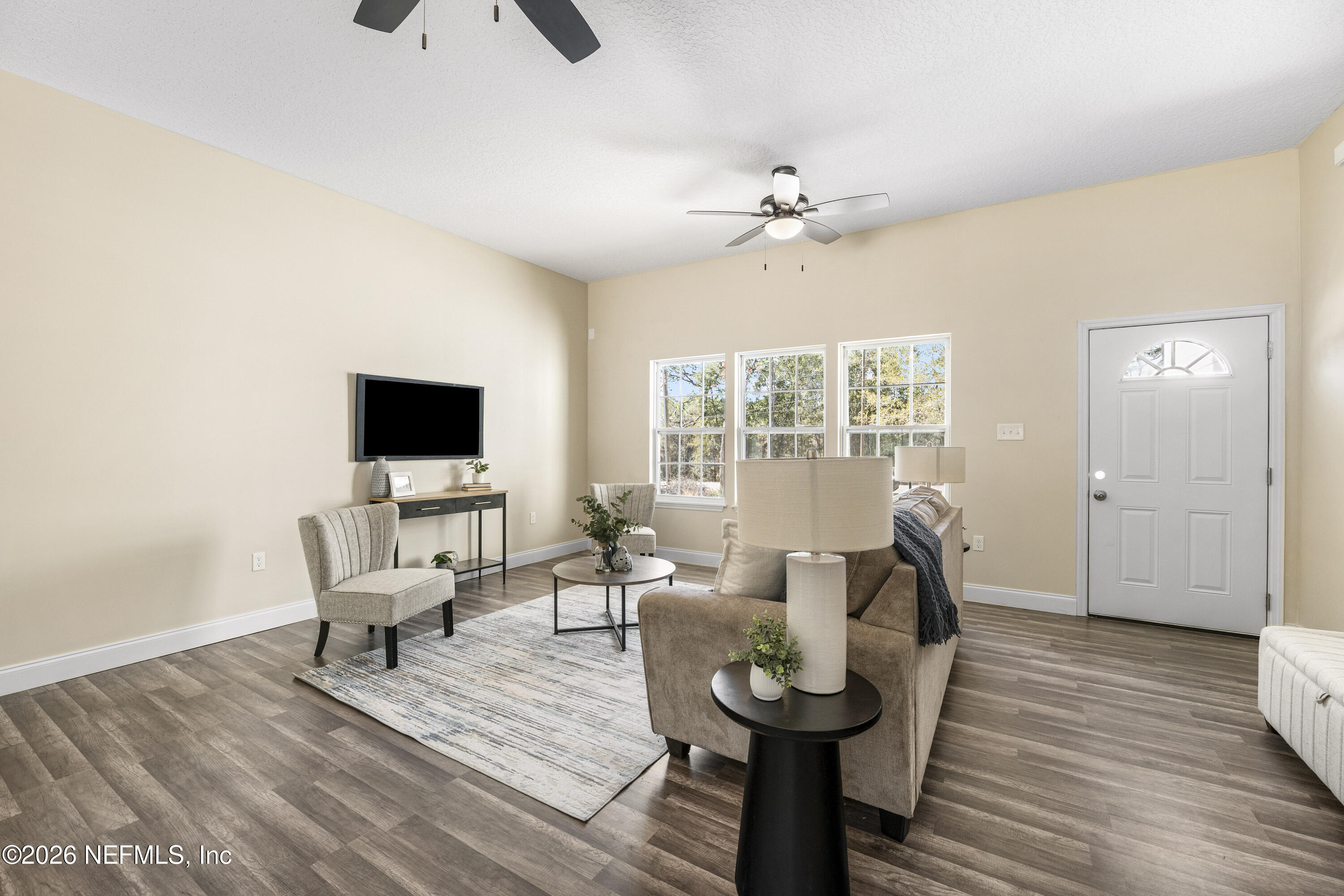 7157 Wesleyan Road Keystone Heights, FL 32656 - Photo 17 of 53 15 Living Room