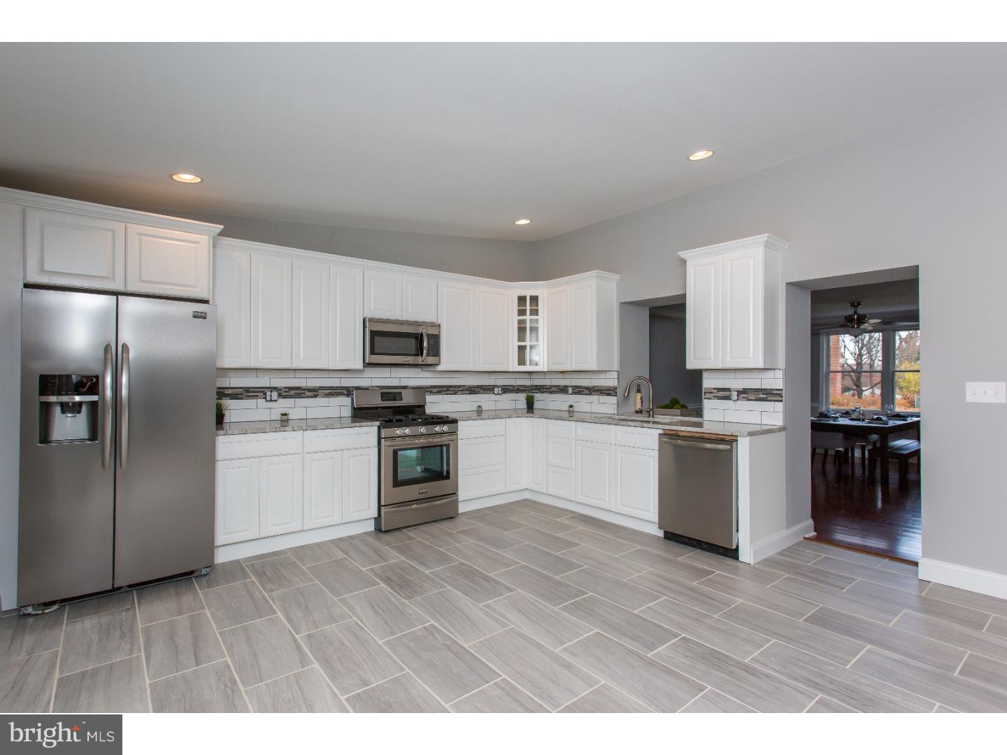 687 Dutton Circle Springfield, PA 19064 - Photo 1 of 25 Kitchen