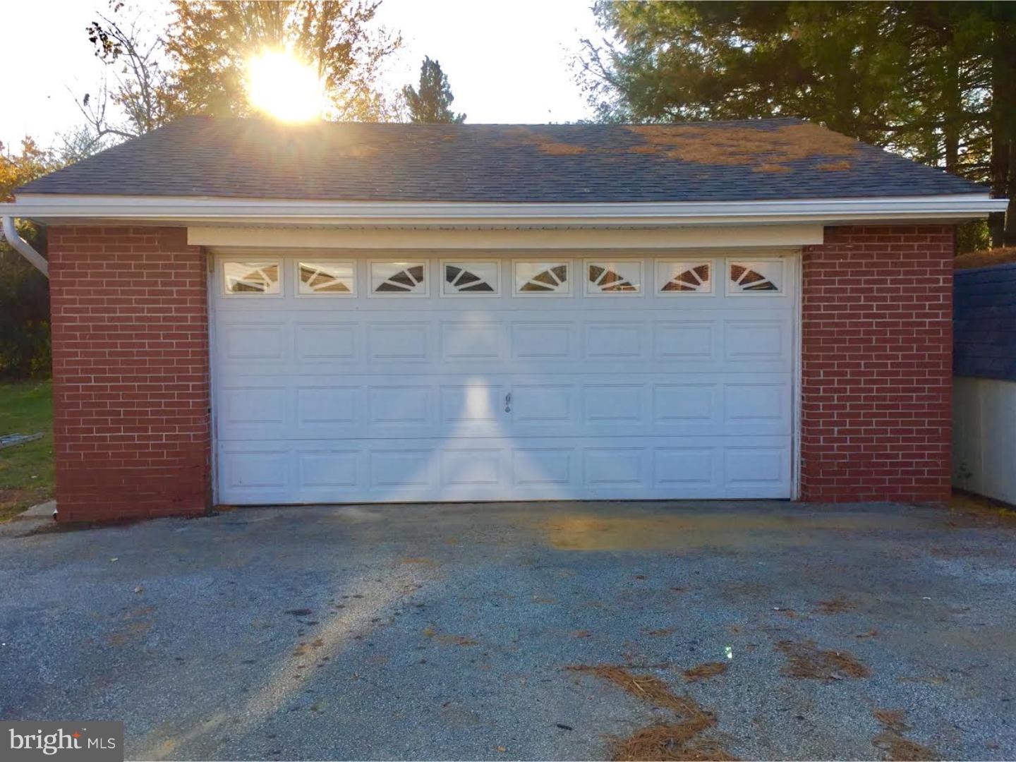 687 Dutton Circle Springfield, PA 19064 - Photo 25 of 25 Garage