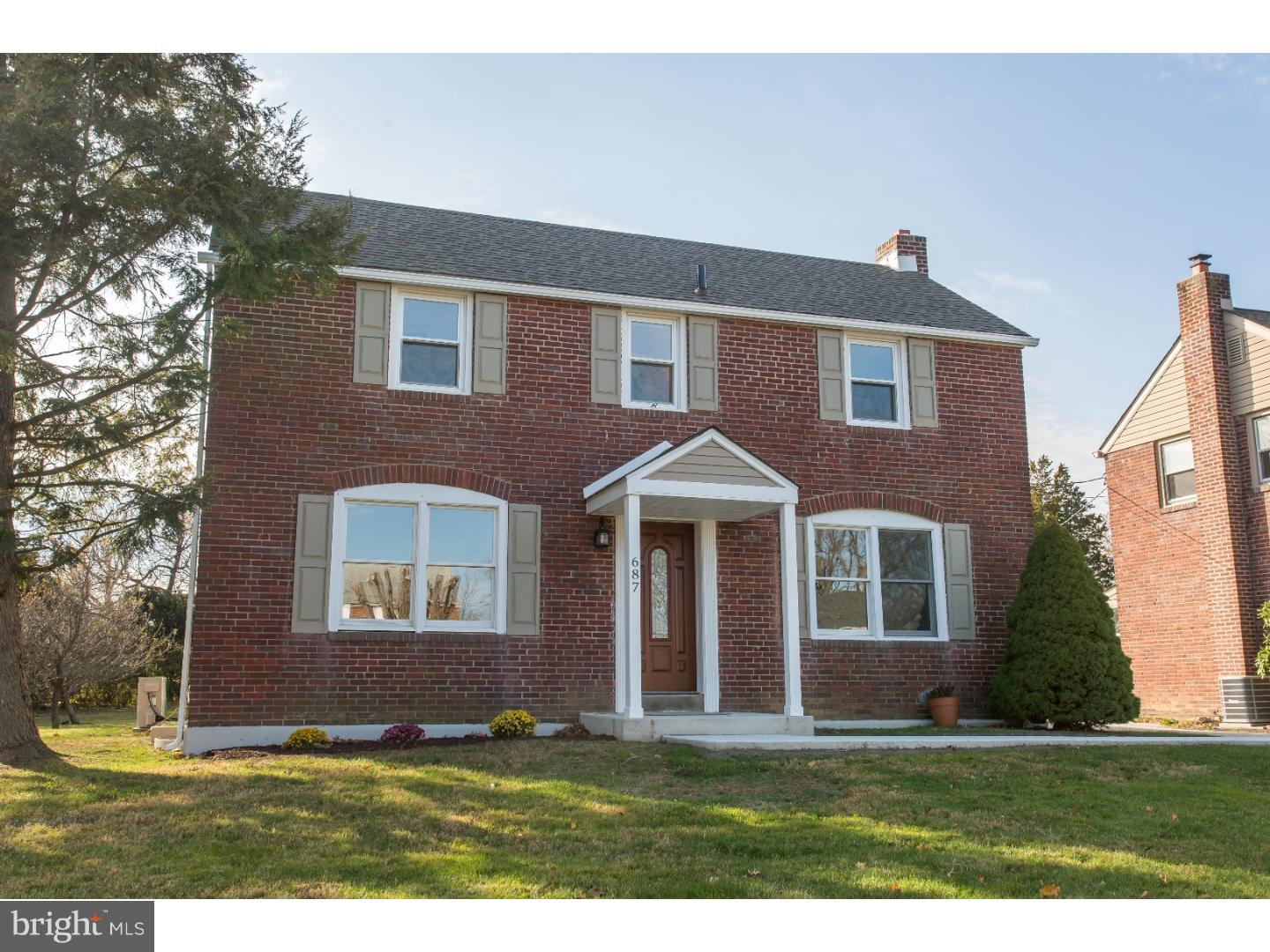 687 Dutton Circle Springfield, PA 19064 - Photo 5 of 25 Exterior Front