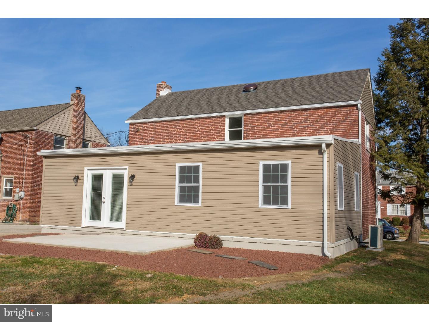 687 Dutton Circle Springfield, PA 19064 - Photo 7 of 25 Exterior Back