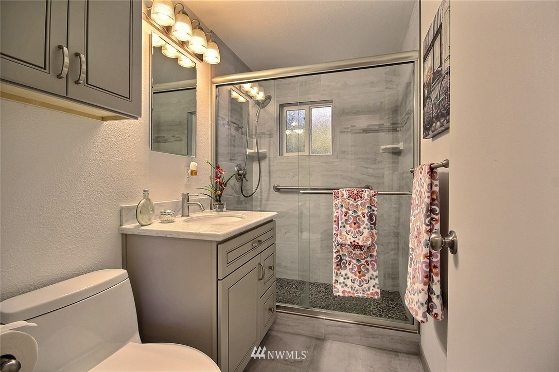 663 Redmond Avenue Northeast Renton, WA 98056 - Photo 11 of 19