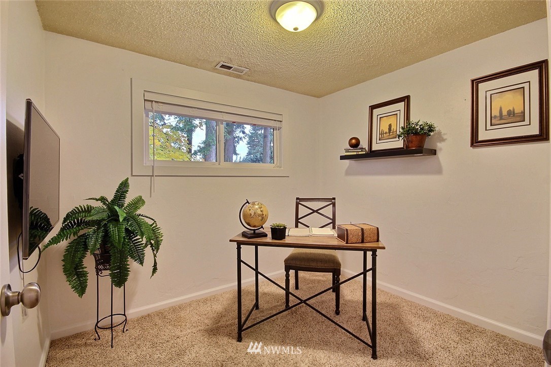 663 Redmond Avenue Northeast Renton, WA 98056 - Photo 12 of 19