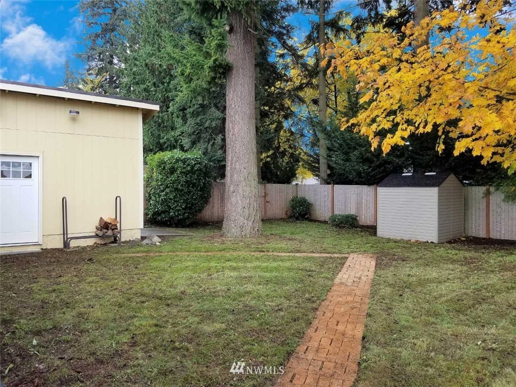663 Redmond Avenue Northeast Renton, WA 98056 - Photo 14 of 19