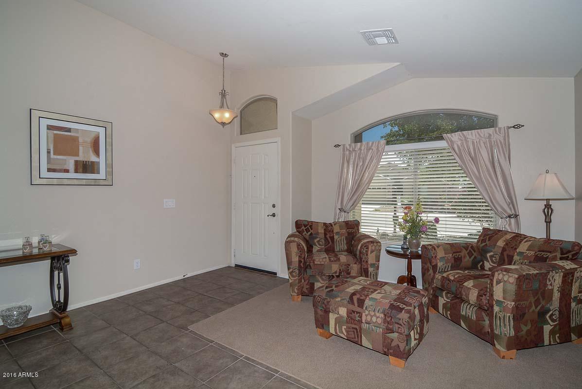 2724 East Alameda Road Phoenix, AZ 85024 - Photo 12 of 33 Living Room