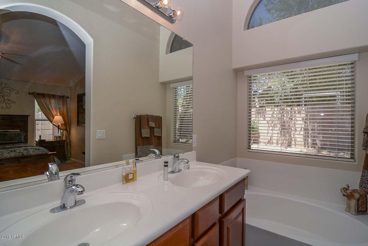 2724 East Alameda Road Phoenix, AZ 85024 - Photo 20 of 33 Master Bath
