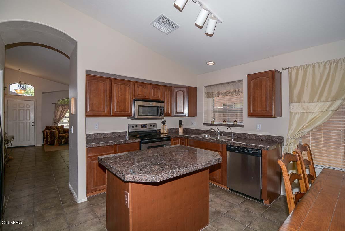 2724 East Alameda Road Phoenix, AZ 85024 - Photo 3 of 33 Kitchen