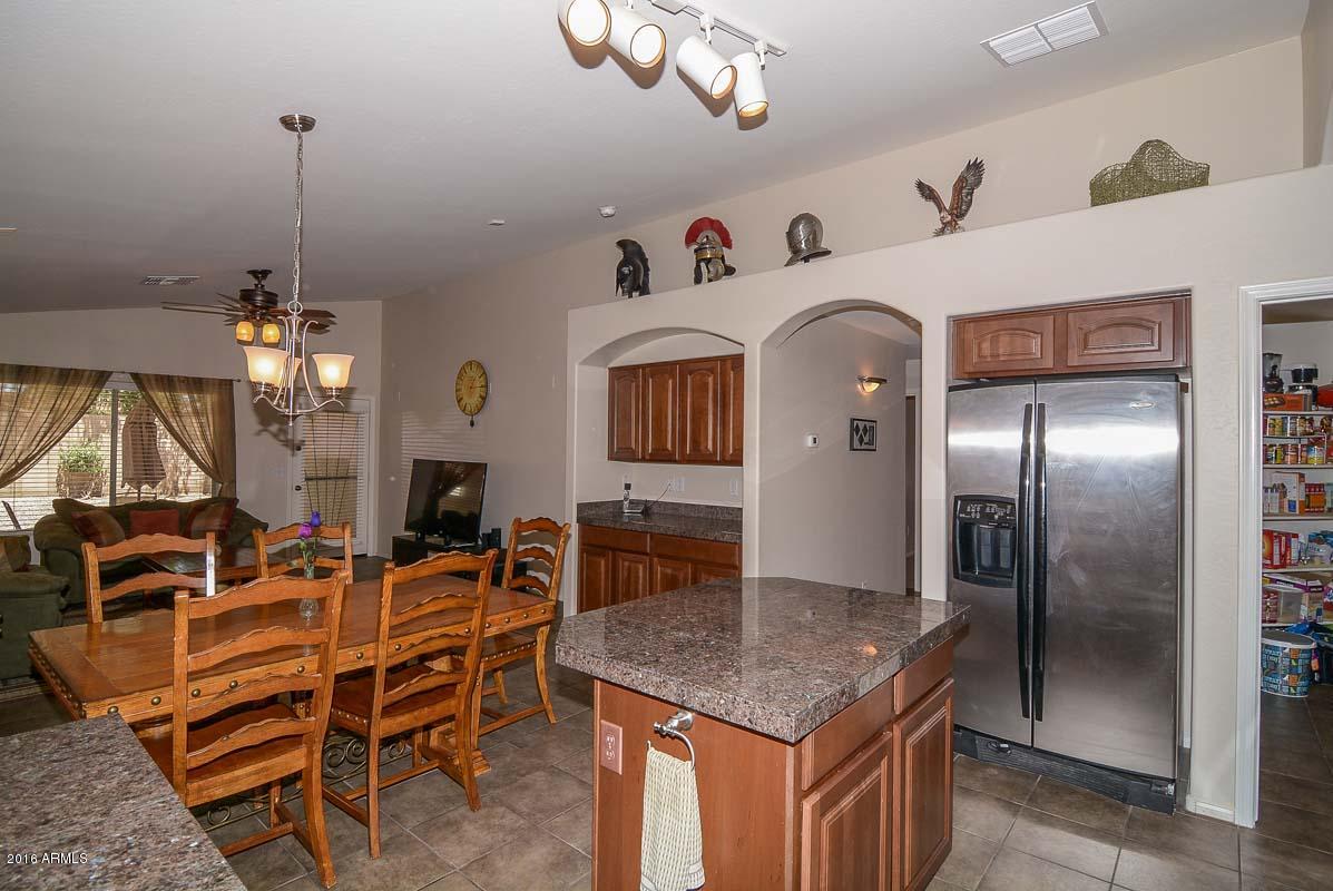 2724 East Alameda Road Phoenix, AZ 85024 - Photo 5 of 33 Kitchen2