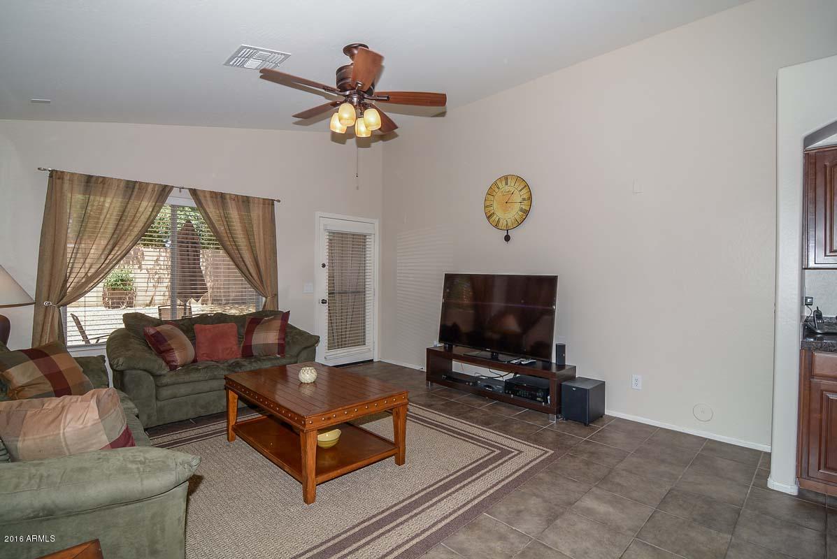 2724 East Alameda Road Phoenix, AZ 85024 - Photo 8 of 33 Family Room