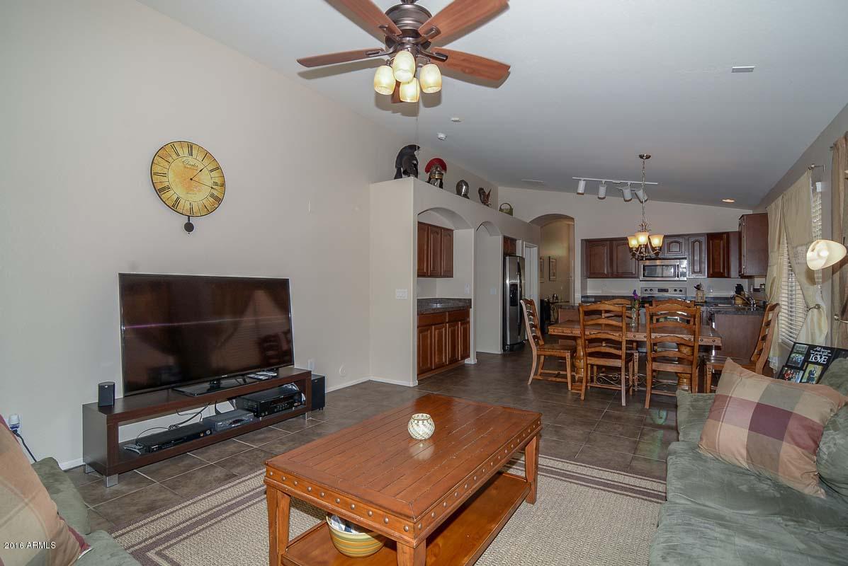 2724 East Alameda Road Phoenix, AZ 85024 - Photo 9 of 33 Family Room2
