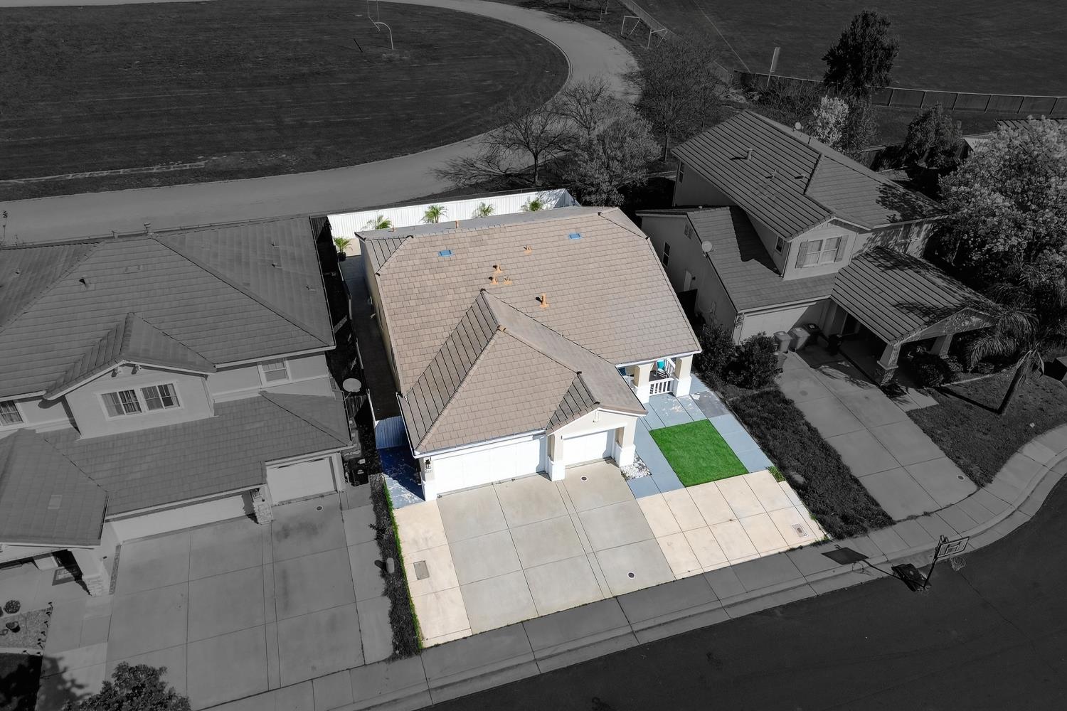 6217 Jefjen Way Elk Grove, CA 95757 - Photo 52 of 58 an aerial view of residential houses with outdoor space
