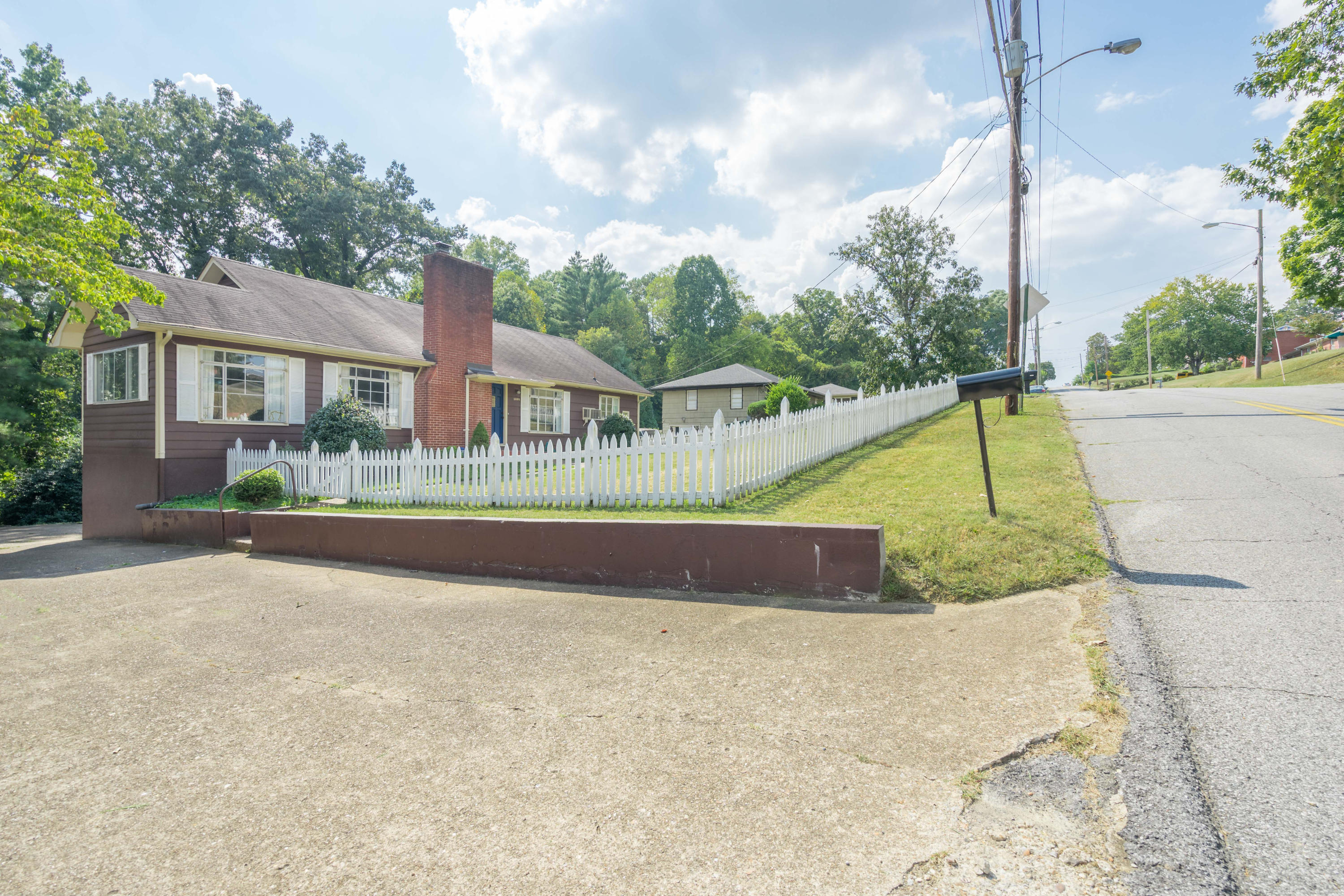 4008 Rogers Road Chattanooga, TN 37411 - Photo 32 of 35 Street View