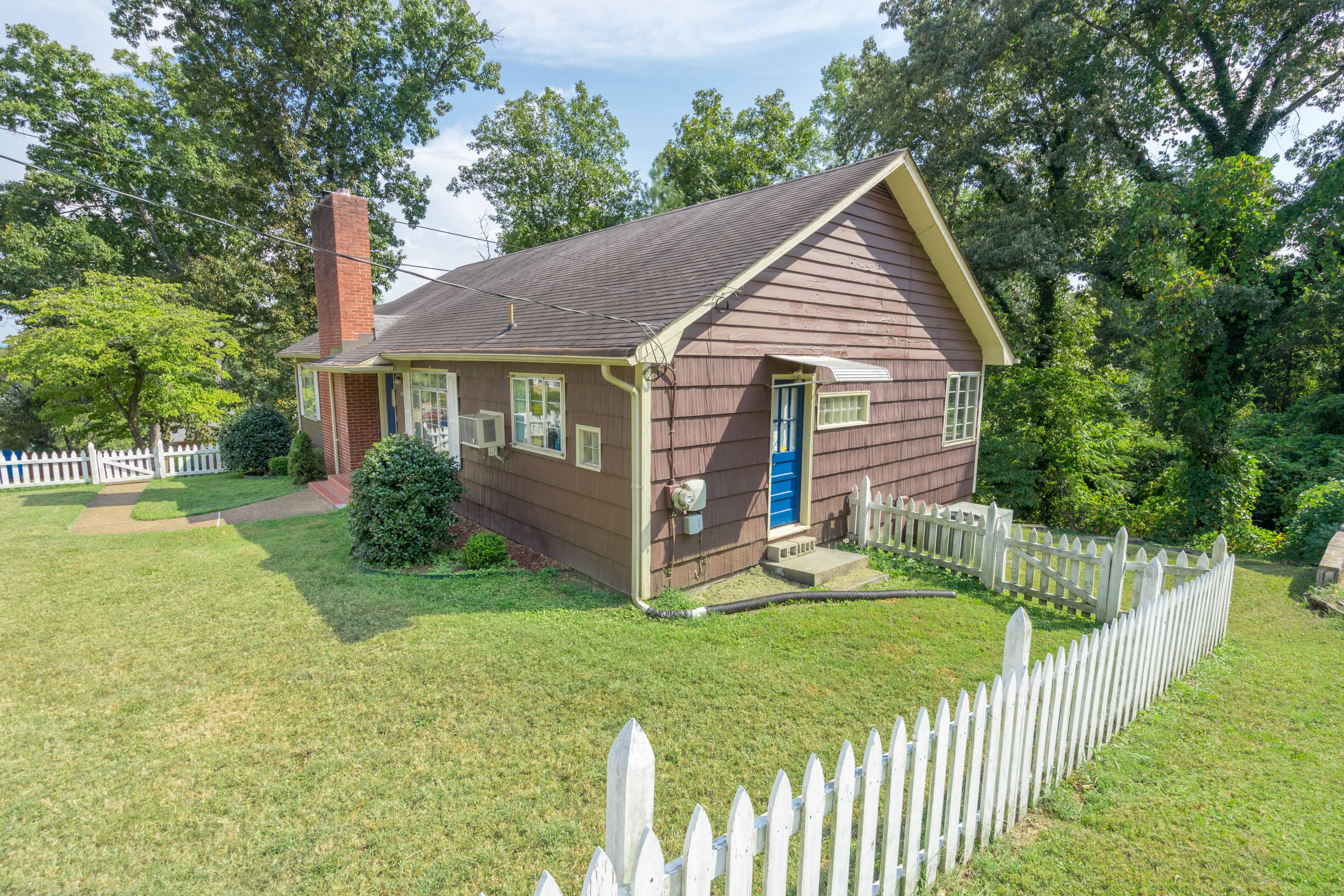 4008 Rogers Road Chattanooga, TN 37411 - Photo 34 of 35 Side View