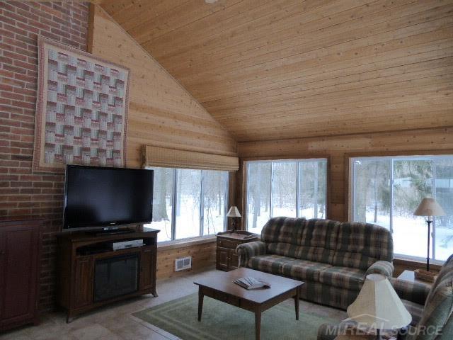 647 East Gunn Road Rochester, MI 48306 - Photo 15 of 26
