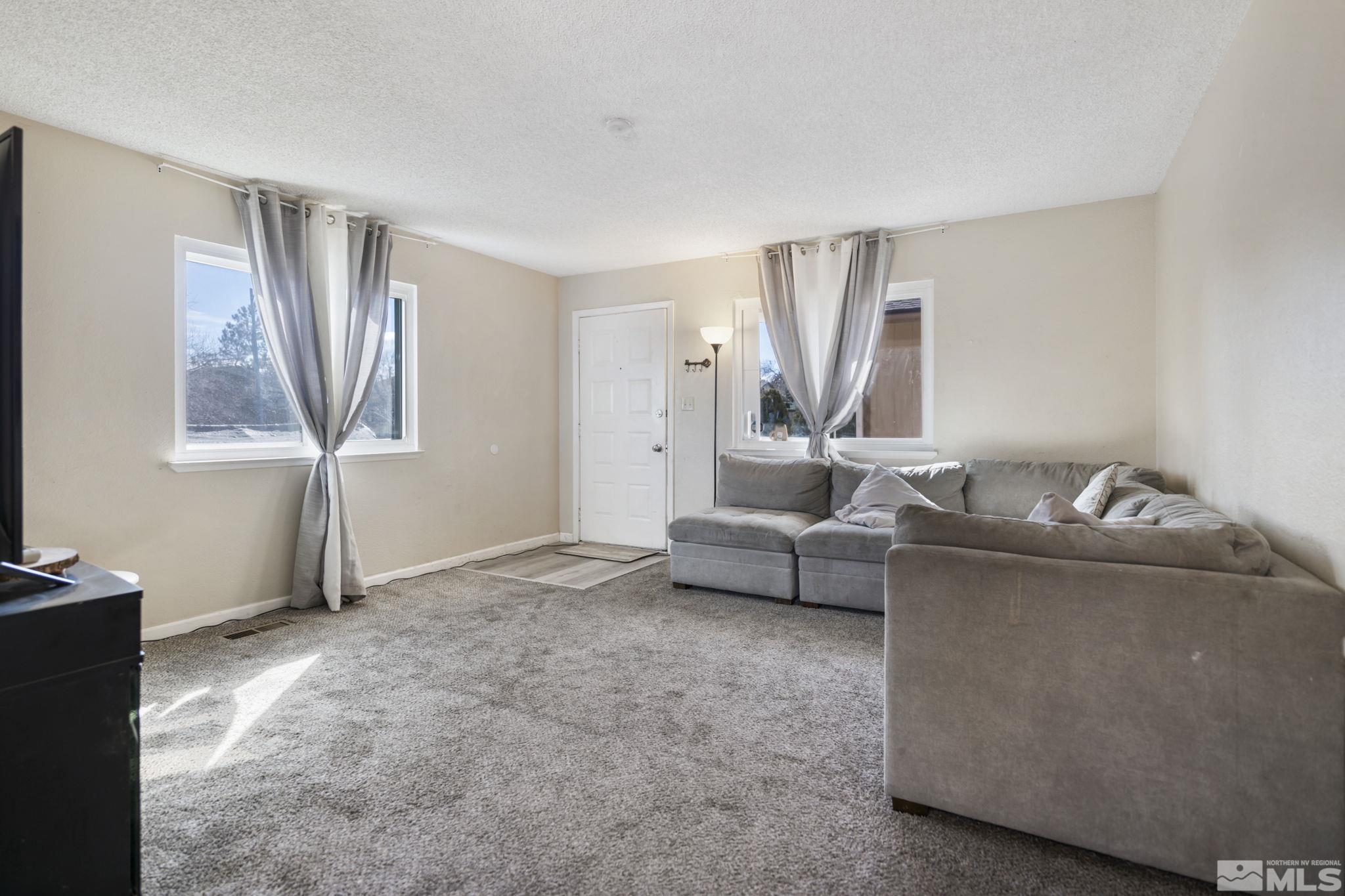 6421 Flower Street Reno, NV 89506 - Photo 5 of 18 Photo 5