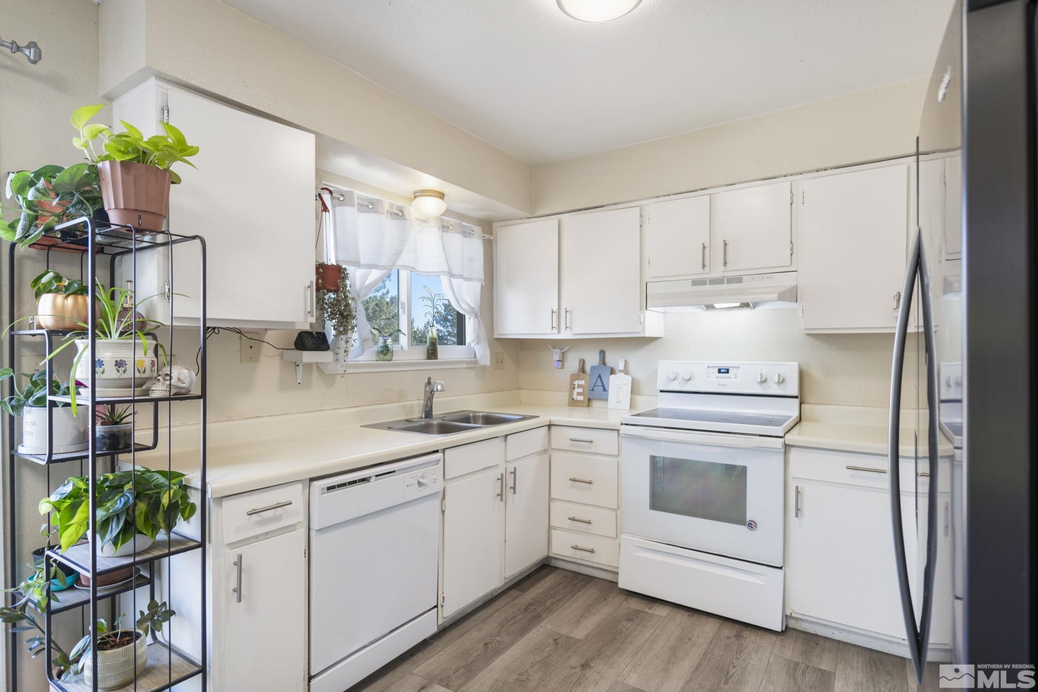 6421 Flower Street Reno, NV 89506 - Photo 7 of 18 Photo 7
