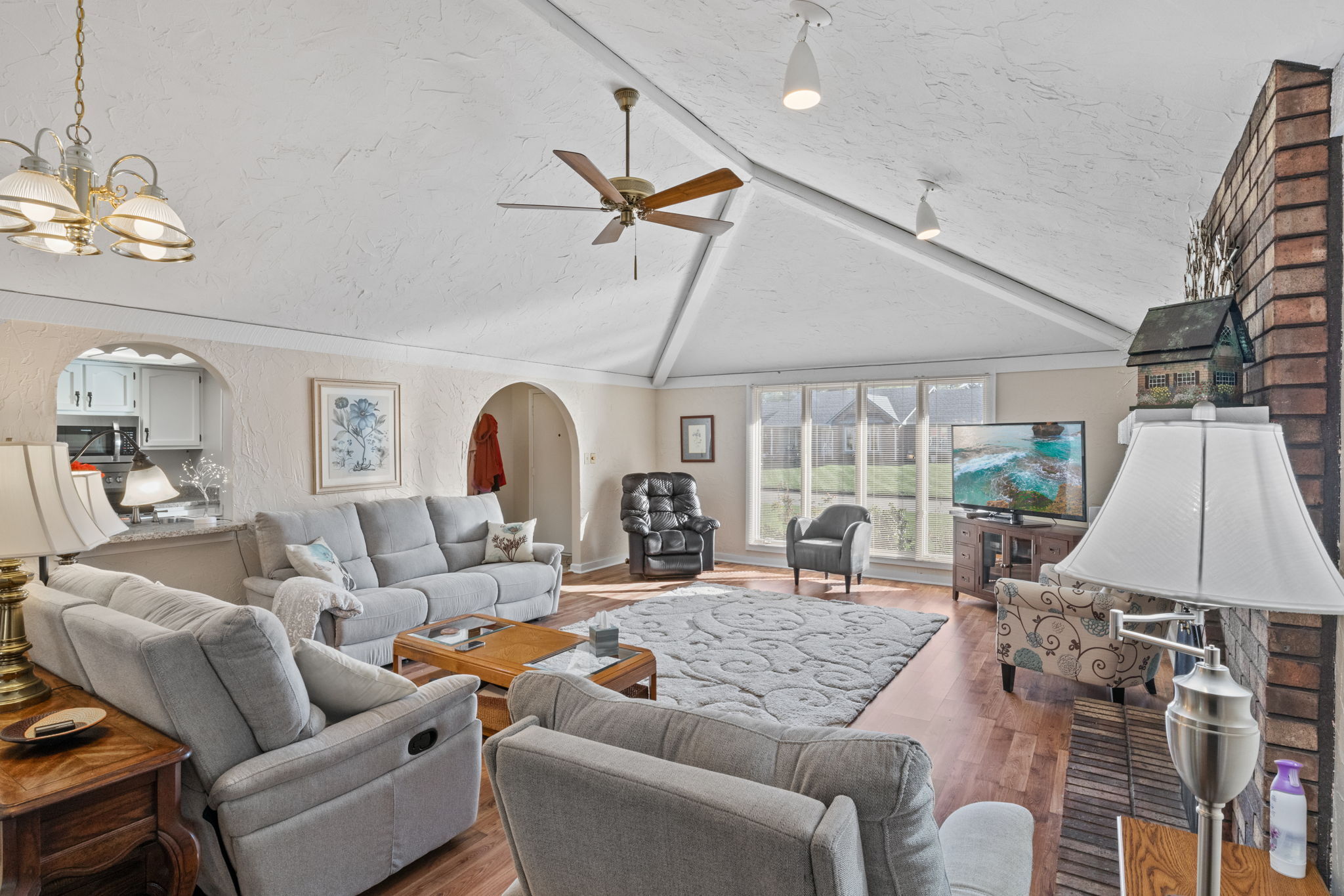 8848 Winding Ridge Road Indianapolis, IN 46217 - Photo 7 of 35 Gallery Image 7
