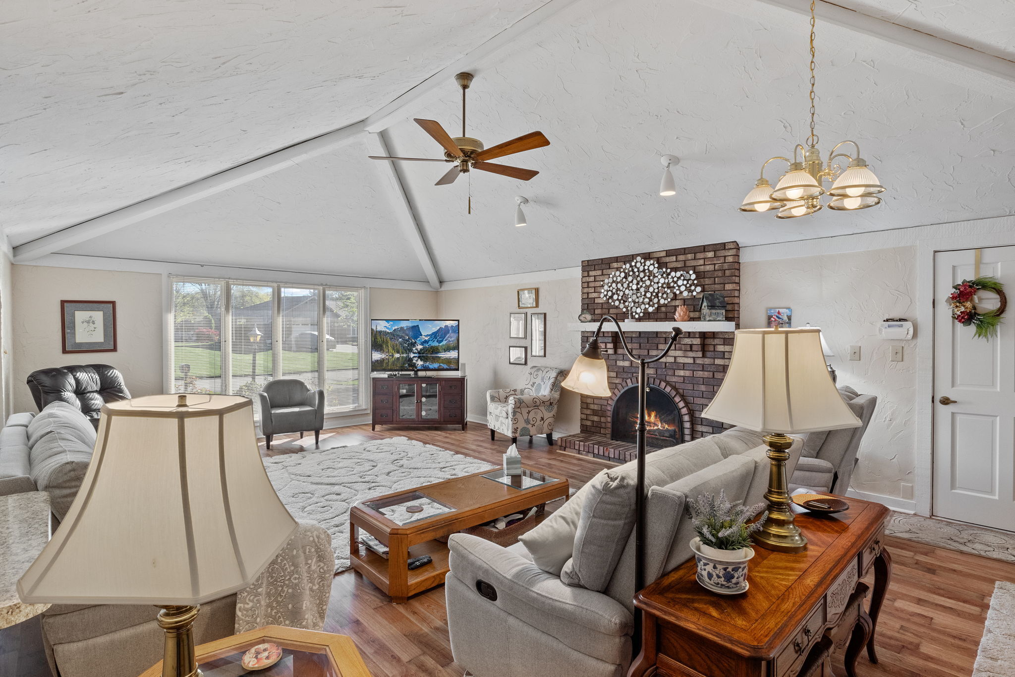 8848 Winding Ridge Road Indianapolis, IN 46217 - Photo 8 of 35 Gallery Image 8