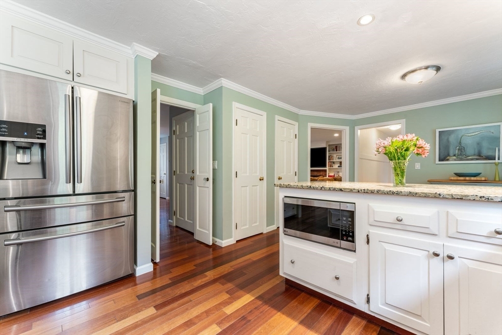 55 Teresa Road Hopkinton, MA 01748 - Photo 9 of 42 Gallery Image 9