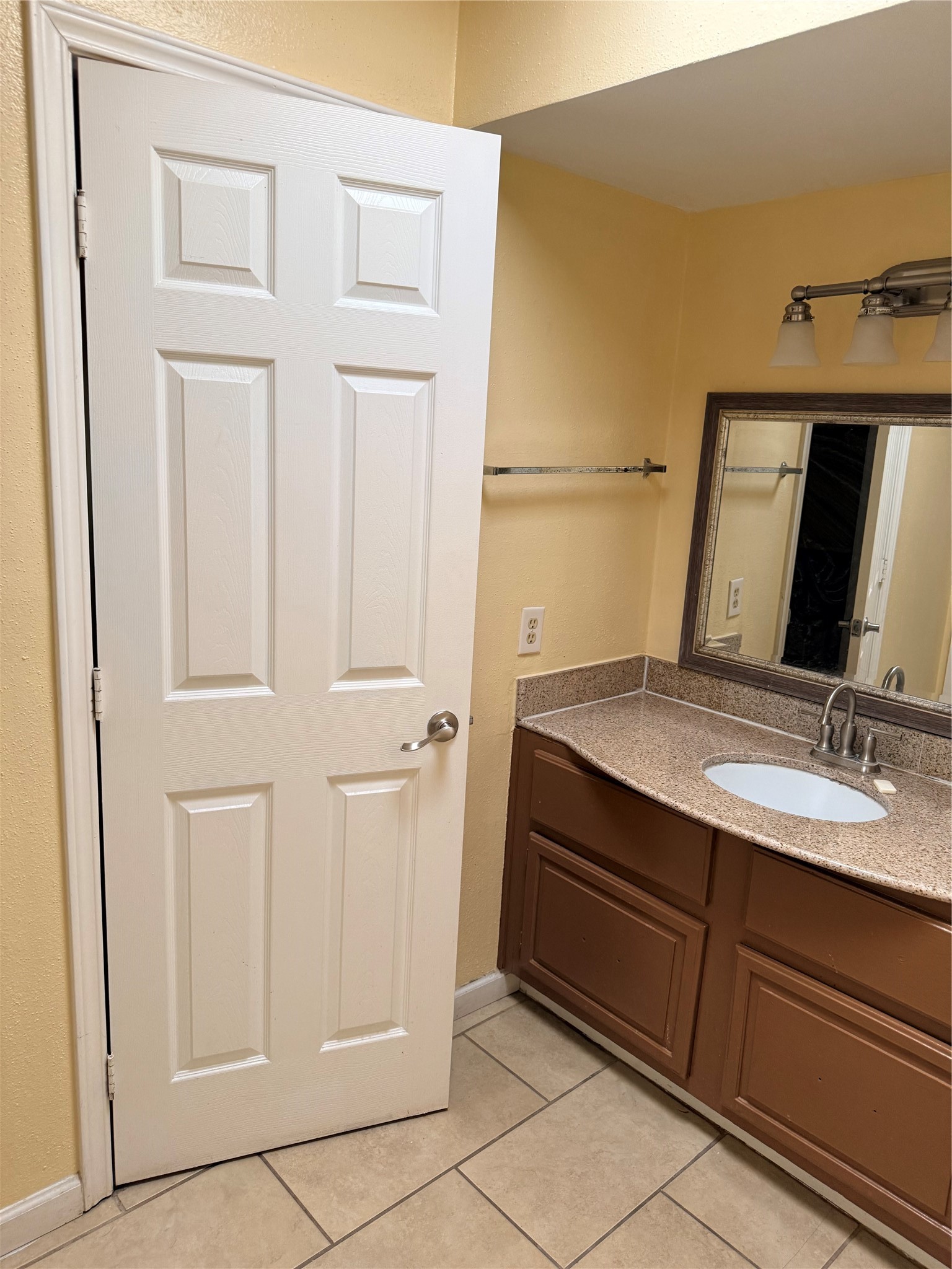 7047 Bissonnet Street, Unit 32 Houston, TX 77074 - Photo 6 of 13