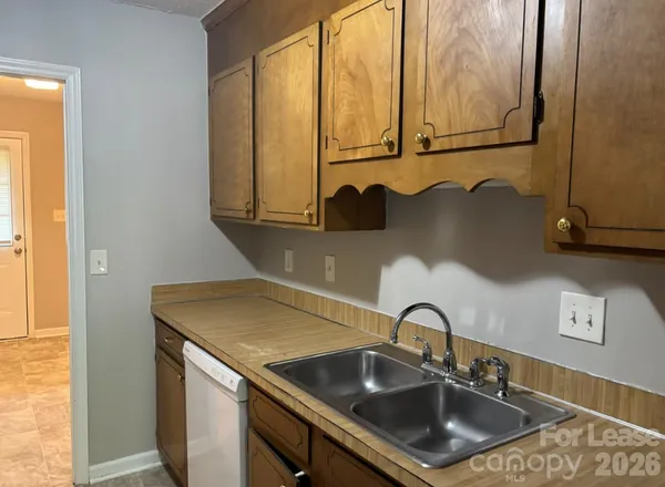 $1,300 | 3633 Driftwood Drive, Charlotte, NC 28205