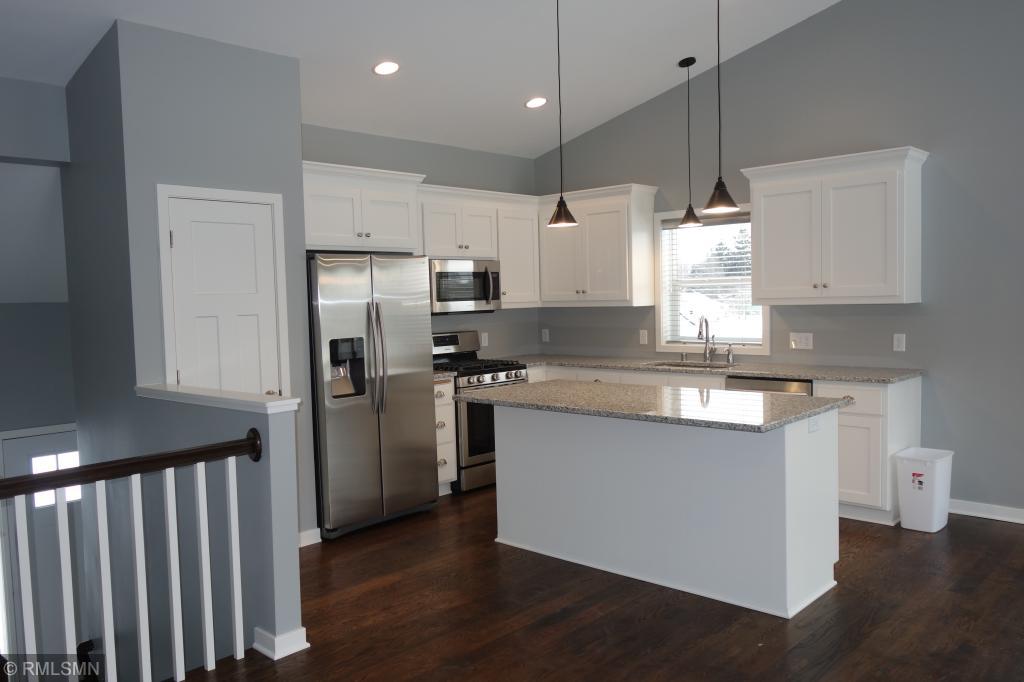 4-yyy Rice Street St. Paul, MN 55126 - Photo 8 of 14 Gallery Image 8