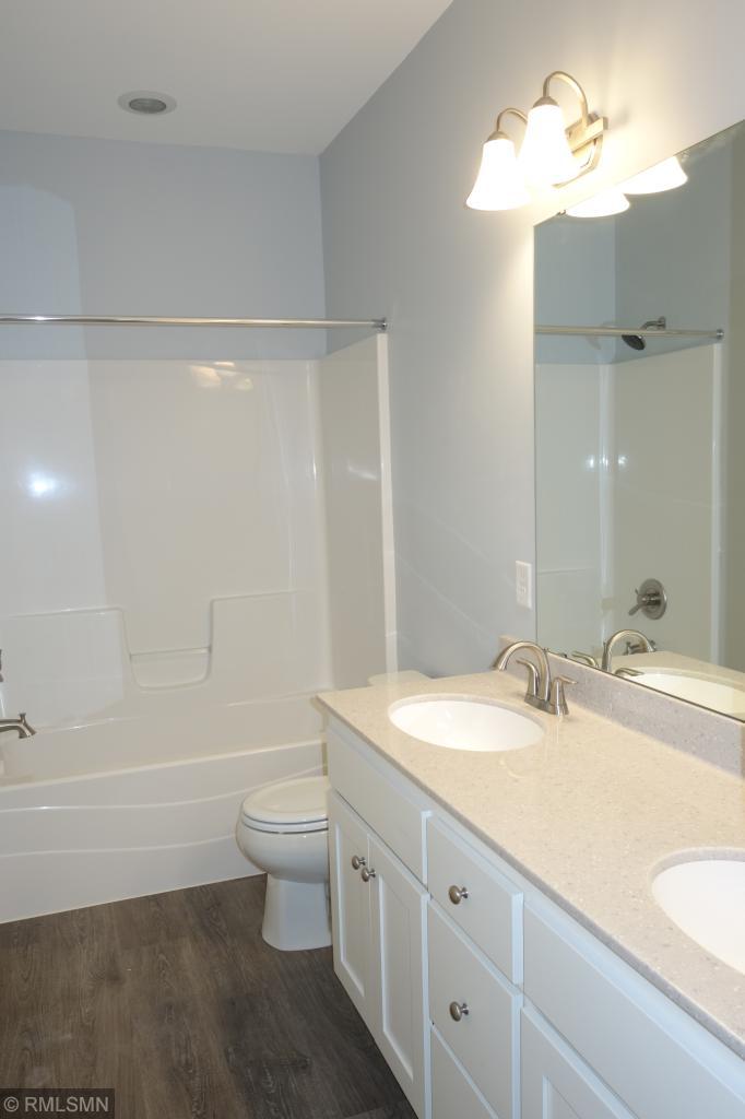 4-yyy Rice Street St. Paul, MN 55126 - Photo 9 of 14 Gallery Image 9